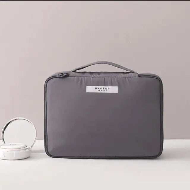 Stylish and Functional Makeup Bag - Durable Nylon Cosmetic Organizer