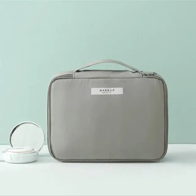 Stylish and Functional Makeup Bag - Durable Nylon Cosmetic Organizer