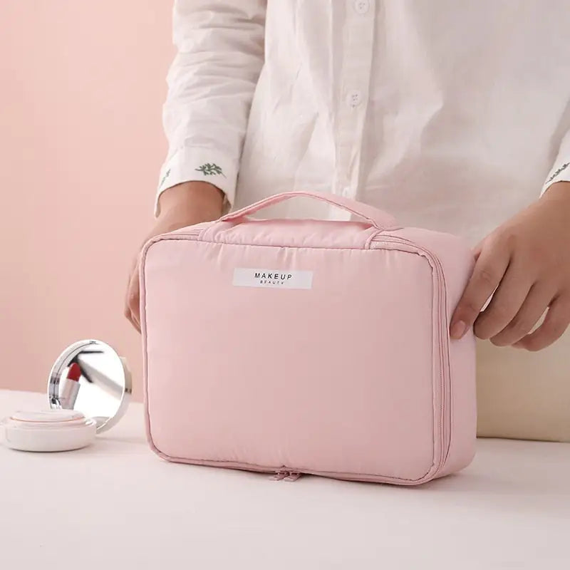 Stylish and Functional Makeup Bag - Durable Nylon Cosmetic Organizer